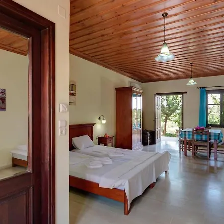 Group Accomodation, Heliopetra And